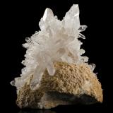 Quartz on Baryte<br />Les Ribots, Huez, Grenoble, Isère Departament, Auvergne-Rhône-Alpes, France<br />21 x 20 x 25 cm / main crystal: 8.4 cm<br /> (Author: MIM Museum)