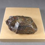Rutilo<br />Horcajuelo de la Sierra, Comarca Sierra Norte, Comunidad de Madrid, España<br />6,1 x 4 x 2,5 cm.  Peso 104,7 g.<br /> (Autor: J. G. Alcolea)