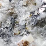 _Close up of another area with unidentified  minerals.Broken Hill, Condado Yancowinna, Nueva Gales del Sur, Australia (Author: am mizunaka)