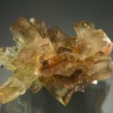 BaryteMina Northumberland, Montes Toquima, Distrito Northumberland, Condado Nye, Nevada, USA6.7 x 5.1 x 3.1 cm (Author: Michael Shaw)