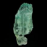 Beryl (variety emerald)Distrito minero Torrington, Condado Clive, Nueva Gales del Sur, Australia2.3 x 1.0 cm (Author: am mizunaka)