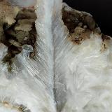 Aragonito<br />Pains, Minas Gerais, Brasil<br />2,9 x 0,5 x 0,5 cm<br /> (Autor: Anisio Claudio)