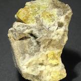 Azufre, calcitaMinas de Azufre, La Serrata, Lorca, Comarca Alto Guadalentín, Región de Murcia (Murcia), España6 x 4,5 x 3 cm (Autor: Frederic Varela)