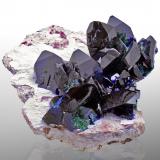 Azurita con MalaquitaMilpillas Mine, Cuitaca, Municipio Santa Cruz, Sonora, Mexico16 x 12 x 6.5 cm / Cristal principal: 5 cm. (Autor: Museo MIM)