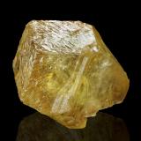 Londonita<br />Cantera Antsahanana, Valle Sahatany (Mt. Ibity), Distrito Antsirabe II, Región Vakinankaratra, Madagascar<br />4 x 3.5 x 3 cm<br /> (Autor: Museo MIM)