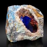 Linarita en CuarzoMina Grand Reef, Cañón Laurel, Monte Grand Reef, Klondyke, Distrito Aravaipa, Condado Graham, Arizona, USA6 x 5 x 5 cm / Cristal principal: 3 cm. (Autor: Museo MIM)
