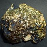 CalcopiritaSanta María Mine, Cueva La Gitana, Las Carreras, Abanto y Ciérvana/Abanto Zierbena, Comarca Gran Bilbao, Vizcaya / Bizkaia, Basque Country (Euskadi), Spain6 x 5,5 x 2 cm (Autor: Frederic Varela)