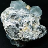 Berilo (variedad aguamarina) con Moscovita y Microclina<br />Pedra Azul (Fortaleza), Vale do Jequitinhonha, Minas Gerais, Brasil<br />45x45x40 mm.<br /> (Autor: Luis Edmundo Sánchez Roja)
