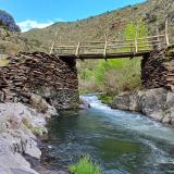 Puente sobre el Río Jaramilla en el sendero PR-GU 004. (Autor: supertxango)