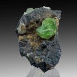 Anglesite on GalenaMiniera Montevecchio, Guspini, Provincia Cerdeña del Sur, Cerdeña/Sardegna, Italia6.5 x 5 x 3 cm / main crystal: 1.6 cm (Author: MIM Museum)