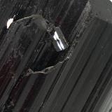 Turmalina Chorlo<br />Distrito Karibib, Región Erongo, Namibia<br />80x50x50 mm.<br /> (Autor: Luis Edmundo Sánchez Roja)