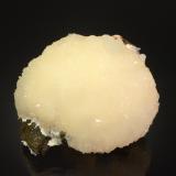 Stilbite-CaDistrito Pune (Distrito Poonah), Maharashtra, India9.7 x 8.7 x 5.6 cm (Author: Michael Shaw)