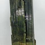 Elbaita (variedad verdelita)<br />Mina Santa Rosa, Itambacuri, Vale do Rio Doce, Minas Gerais, Brasil<br />100x20x20 mm.<br /> (Autor: Luis Edmundo Sánchez Roja)
