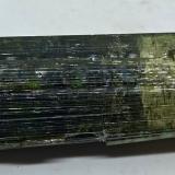 Elbaita (variedad verdelita)<br />Mina Santa Rosa, Itambacuri, Vale do Rio Doce, Minas Gerais, Brasil<br />100x20x20 mm.<br /> (Autor: Luis Edmundo Sánchez Roja)