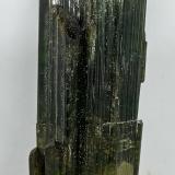 Elbaita (variedad verdelita)<br />Mina Santa Rosa, Itambacuri, Vale do Rio Doce, Minas Gerais, Brasil<br />100x20x20 mm.<br /> (Autor: Luis Edmundo Sánchez Roja)
