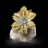 Rutile with Hematite and QuartzIbitiara, Bahia, Región Nordeste, Brasil5.5 x 4 x 7.5 cm / main crystal: 2.4 cm. (Author: MIM Museum)