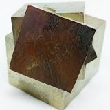 Pirita<br />Mina Ampliación a Victoria, Sierra de Alcarama, Navajún, Comarca Cervera, La Rioja, España<br />34x34x34 mm.<br /> (Autor: Luis Edmundo Sánchez Roja)