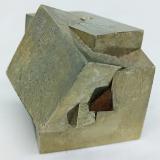 Pirita<br />Mina Ampliación a Victoria, Sierra de Alcarama, Navajún, Comarca Cervera, La Rioja, España<br />34x34x34 mm.<br /> (Autor: Luis Edmundo Sánchez Roja)