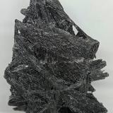 Cianita<br />Ribeirão das Folhas, Minas Novas, Vale do Jequitinhonha, Minas Gerais, Brasil<br />100x60x15 mm.<br /> (Autor: Luis Edmundo Sánchez Roja)