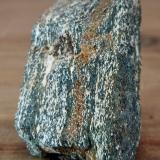 AnfibolitaMacizo ultramáfico (ultrabásico) de Herbeira-Complejo de Cabo Ortegal, Herbeira, Cariño, Comarca Ortegal, La Coruña / A Coruña, Galicia / Galiza, España3x6x2 cm. (Autor: supertxango)