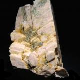 Microclina.<br />Pedrera Mas Sever, Massabè (Mas Ceber), Sils, Comarca La Selva, Gerona / Girona, Cataluña / Catalunya, España<br />60x30 mm.<br /> (Autor: Jesus Franquesa Baucells)