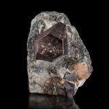 Lorenzenita<br />Monte Flora, Macizo Lovozero, Península Kola, Oblast Murmansk, Región del Norte, Rusia<br />4 x 4 x 3.5 cm / Cristal principal: 2.4 cm.<br /> (Autor: Museo MIM)