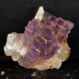 fluorita<br />Zona minera de Berbes, Berbes, Ribadesella, Comarca del Oriente, Principado de Asturias (Asturias), España<br />4 x 3 cm<br /> (Autor: Pedro Antonio)