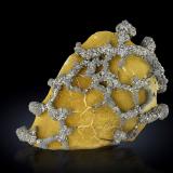 Pyrite<br />Abbottabad District, Khyber Pakhtunkhwa Province, Pakistan<br />9 x 4 x 13 cm / main crystal: 0.6 cm.<br /> (Author: MIM Museum)