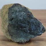 Peridotita/SerpentinitaMacizo ultramáfico (ultrabásico) de Herbeira-Complejo de Cabo Ortegal, Herbeira, Cedeira, Comarca Ferrol, La Coruña / A Coruña, Galicia / Galiza, Spain7x7x6 cm. (Autor: supertxango)