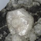 Harmotoma<br />St. Andreasberg, Zona minera St. Andreasberg, Distrito Goslar, Harz, Baja Sajonia/Niedersachsen, Alemania<br />Cristal de 6 mm.<br /> (Autor: Antonio P. López)