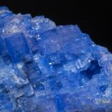 CarletoniteCantera Poudrette, Mont Saint-Hilaire, La Vallée-du-Richelieu RCM, Montérégie, Québec, Canadá5.4 × 5 × 2.1 cm / main crystal size: 1.5 × 1.3 cm (Author: Jordi Fabre)