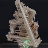 Cerussite with MalachiteMina Mammoth-Saint Anthony, Depósito St. Anthony, Tiger, Distrito Mammoth, Condado Pinal, Arizona, USA4.7 × 3.4 × 3.2 cm (Author: Jordi Fabre)