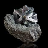 Chrysoberyl (variety alexandrite)Malyshevo, Sverdlovsk Oblast, Ural, Rusia9.5 x 4.5 x 8 cm / main crystal: 6.3 cm. (Author: MIM Museum)