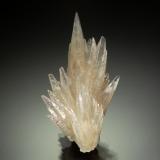 CalciteDepósitos de Calcita, Provincia &#272;&#7855;k L&#7855;k, Región Tierras Altas Centrales, Vietnam4.9 x 2.6 x 2.4 cm (Author: Michael Shaw)