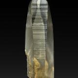 Quartz (variety smoky quartz)Mina Rist, Hiddenite, Condado Alexander, North Carolina, USA7.6 x 2.1 cm (Author: am mizunaka)