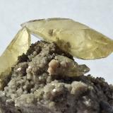 Calcite, Dolomite, ChalcopyriteMina Sweetwater, desarrollo Cementary Ridge, Ellington, Distrito Viburnum Trend, Condado Reynolds, Missouri, USA5,5 x 4,5 cm (Author: Volkmar Stingl)