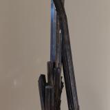 StibniteMina Wuning, Qingjiang, Wuning, Prefectura Jiujiang, Provincia Jiangxi, ChinaSpecimen height 21,5 cm (Author: Tobi)