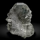 Quartz (varieties smoky and gwindel)Val Giuv, valle lateral, Tujetsch (Tavetsch), Municipio Tujetsch (Tavetsch), Distrito Surselva, Grisones (Grischun; Graubünden), Suiza3.7 × 3.4 × 1.3 cm / main crystal size: 3.2 × 1.5 cm (Author: Jordi Fabre)