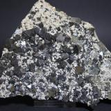 Magnetita<br />Mina El Dragón, Provincia Antonio Quijarro, Departamento Potosí, Bolivia<br />120 x 120 mm<br /> (Autor: Joaquin Blanco Cortina)