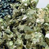 Pirita, Esfalerita y Calcita.<br />Complejo Trepča, Valle Trepča, Kosovska Mitrovica, Distrito Kosovska Mitrovica, Kosovo<br />9x7 cm<br /> (Autor: AntonioJesus)