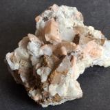 Wagnerite with Magnesite (variety Fe-bearing magnesite)Höllgraben, Imlau, Werfen, St. Johann im Pongau, Salzburgo/Salzburg, Austria7 x 5,5 cm (Author: Volkmar Stingl)