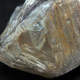 Cuarzo (variedad amatista)<br />Cerro de la Concordia, Piedra Parada (Las Vigas), Municipio Tatatila, Veracruz (Veracruz de Ignacio de la Llave), México<br />130x55x40 mm.<br /> (Autor: Luis Edmundo Sánchez Roja)