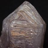 Cuarzo (variedad amatista)<br />Cerro de la Concordia, Piedra Parada (Las Vigas), Municipio Tatatila, Veracruz (Veracruz de Ignacio de la Llave), México<br />130x55x40 mm.<br /> (Autor: Luis Edmundo Sánchez Roja)