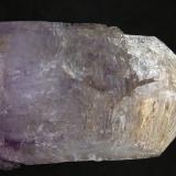 Cuarzo (variedad amatista)<br />Cerro de la Concordia, Piedra Parada (Las Vigas), Municipio Tatatila, Veracruz (Veracruz de Ignacio de la Llave), México<br />130x55x40 mm.<br /> (Autor: Luis Edmundo Sánchez Roja)