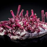 Elbaite (variety rubellite) on lepidolite with CookeiteMina Cruzeiro, Santa Maria do Suaçui, Governador Valadares, Vale do Rio Doce, Minas Gerais, Brasil55 x 38 x 22 cm / main crystal: 19 cm. (Author: MIM Museum)