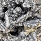 Bismuth with Bismuthinite and QuartzMina La Espuela de San Miguel, Villanueva de Córdoba, Comarca Los Pedroches, Córdoba, Andalucía, Españamain crystal size: 0.8 × 0.2 cm (Author: Jordi Fabre)