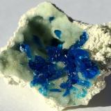 Veszelyite, HemimorphiteSanguozhuang, Distrito Dongchuan, Prefectura Kunming, Provincia Yunnan, China2 x 1,5 cm (Author: Volkmar Stingl)