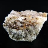 Cervandonita-(Ce)<br />Glaciar Wanni, Scherbadung (Monte Cervandone), Valle Kriegalp, Valle Binn (Binntal), Wallis (Valais), Suiza<br />3 x 2 cm.<br /> (Autor: Antonio P. López)