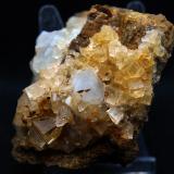 Fluorita y celestina<br />Cantera Fuentecilla, Cabezo del Polovar, Villena, Comarca Alto Vinalopó, Alicante / Alacant, Comunidad Valenciana / Comunitat Valenciana, España<br />9.5 x 7 cm<br /> (Autor: Pedro Antonio)