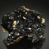 Sphalerite, AnkeriteMina Eagle, Gilman, Distrito Gilman, Condado Eagle, Colorado, USA5.7 x 5.2 x 2.6 cm (Author: Michael Shaw)